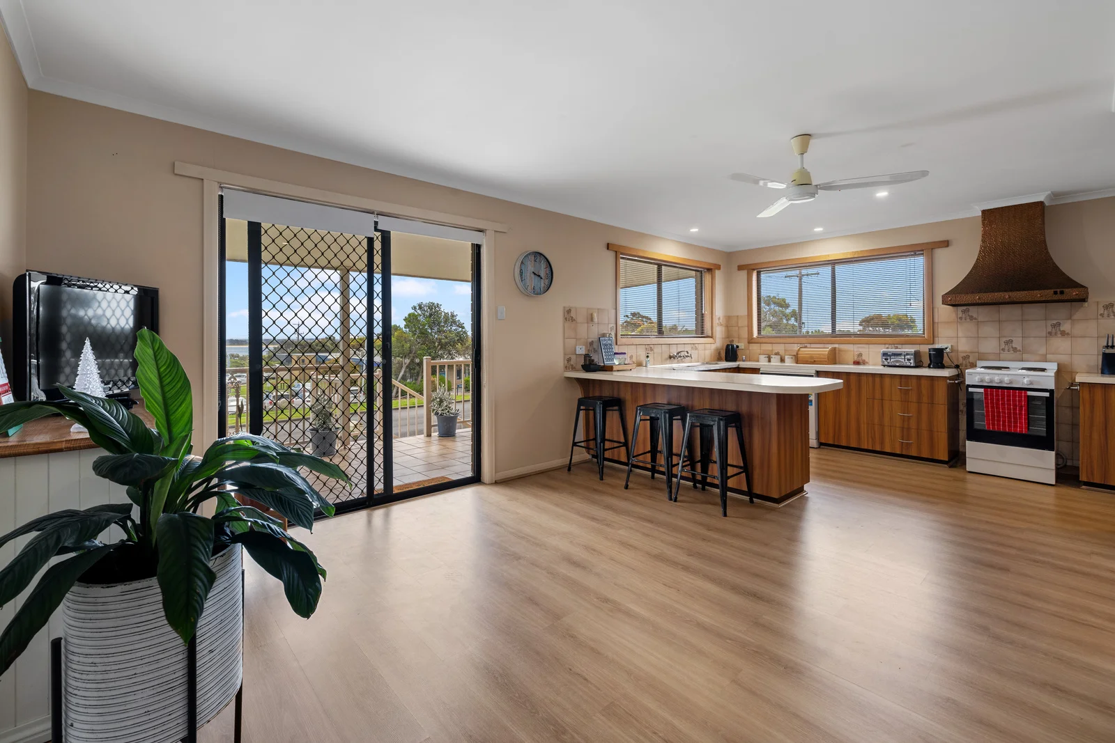 Additional image 4 of 8-10 Back Beach Road, San Remo VIC 3925