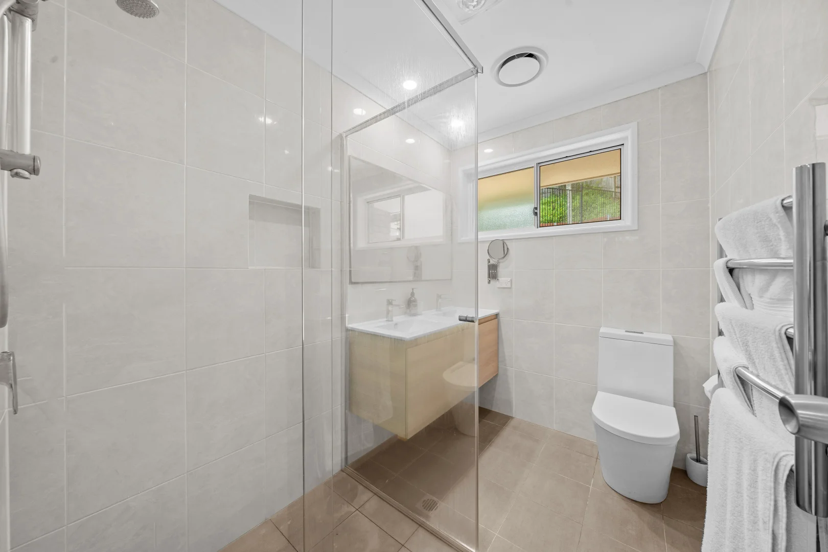 Additional image 10 of 6 Design Place, Highland Park QLD 4211