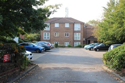 Moselle Court, Southampton SO15