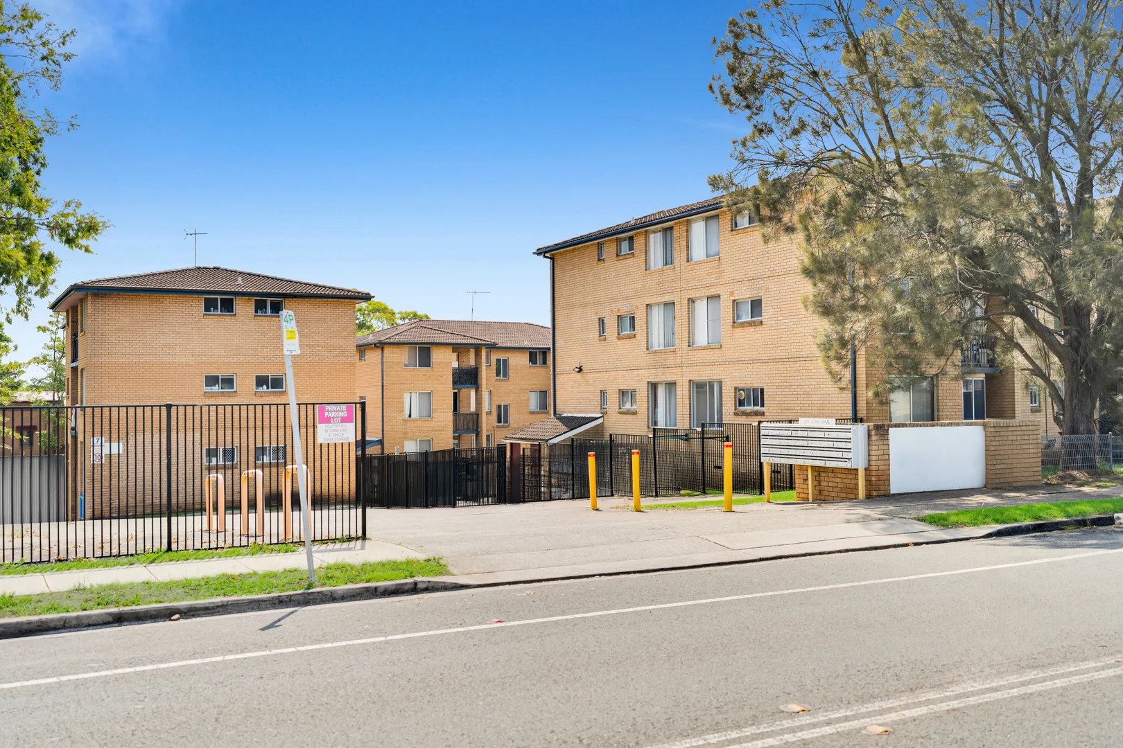Additional image 2 of 2/5-7 Hoddle Avenue, Bradbury NSW 2560
