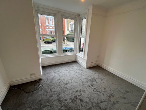 Flat 1, The Polygon, Southampton SO15