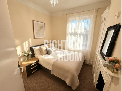 Room 1, Landguard Road, Shirley, Southampton SO15, Room to rent