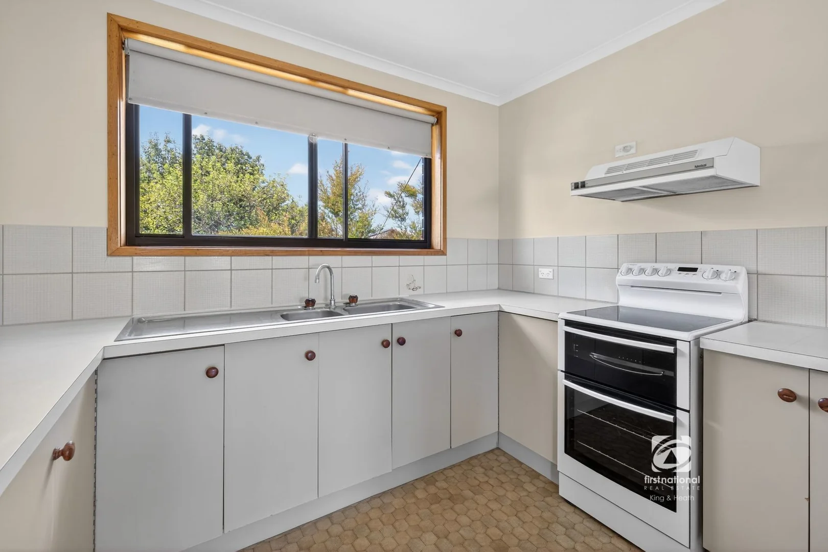 Additional image 10 of 5 Uplands Avenue, Lakes Entrance VIC 3909