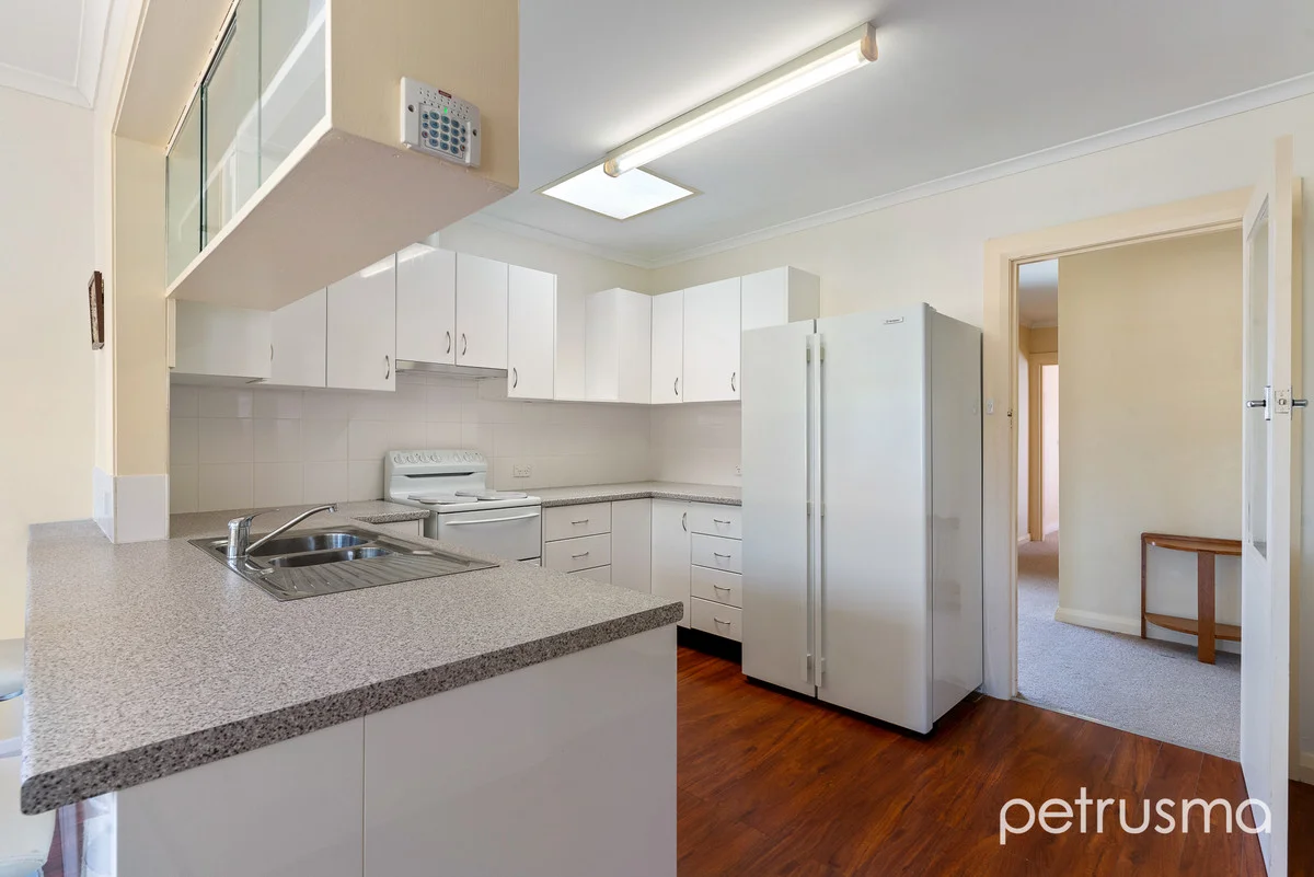 Additional image 8 of 199 Derwent Avenue, Lindisfarne TAS 7015