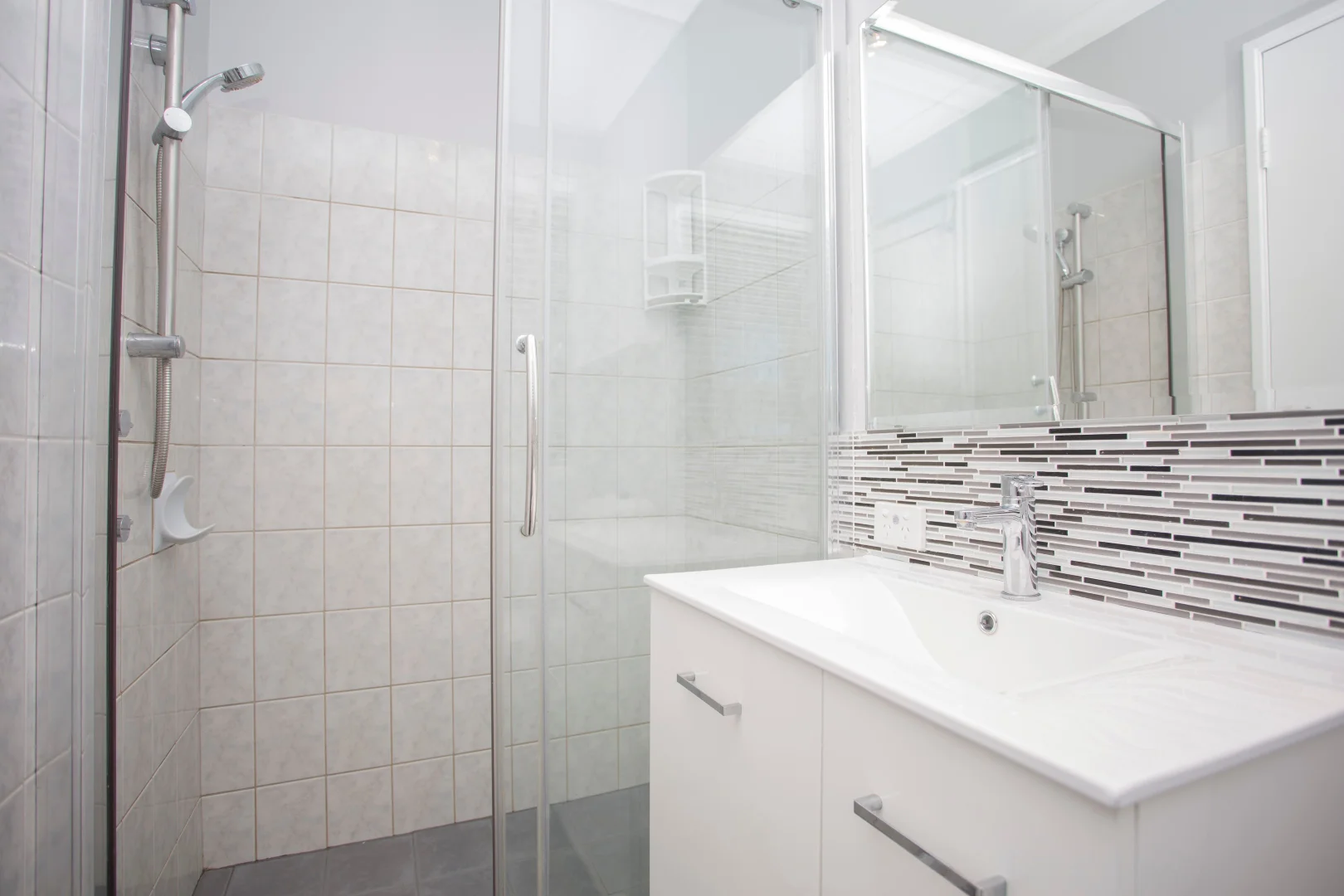 Additional image 6 of 28 Carpenteria Cres, Kenwick WA 6107