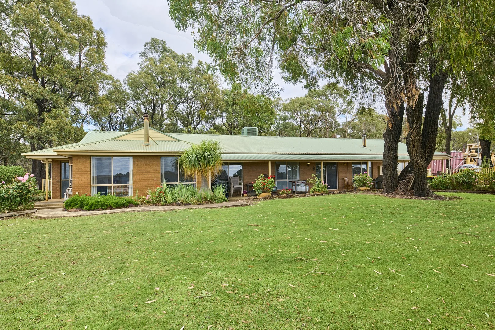 77 Lewis Road, Heathcote VIC 3523