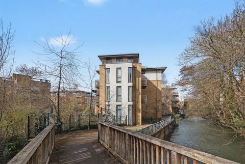 Empress Court, Woodins Way OX1