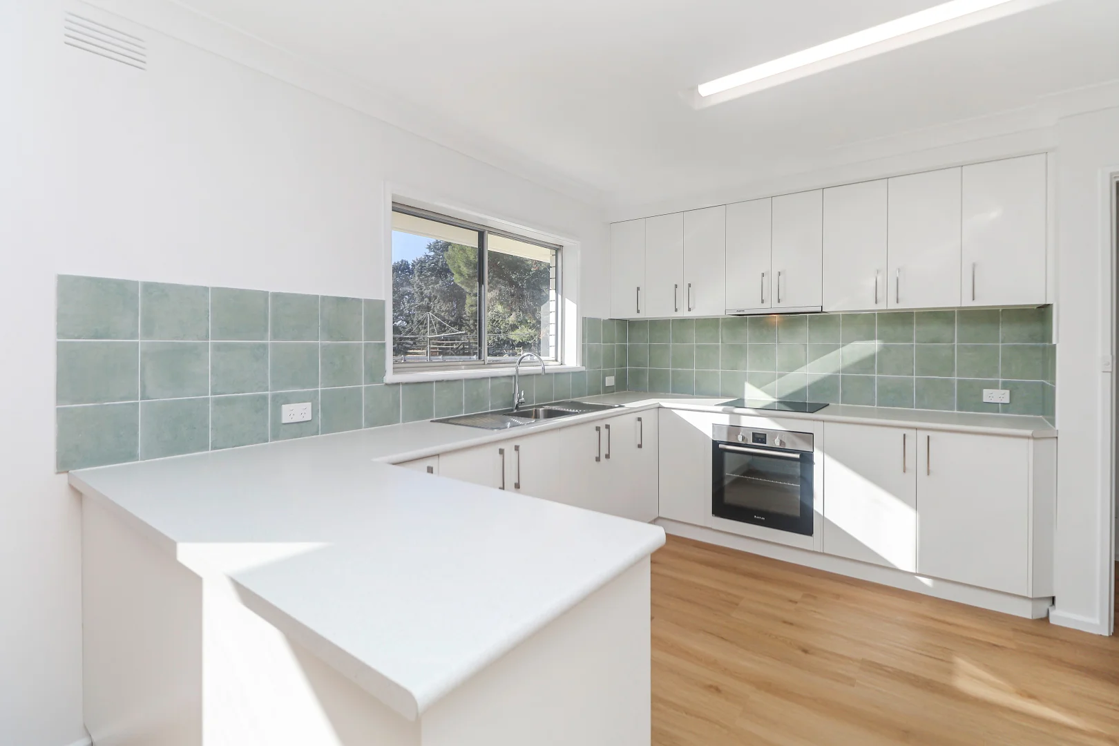 Additional image 5 of 17 Kyeamba Avenue, Lake Albert NSW 2650