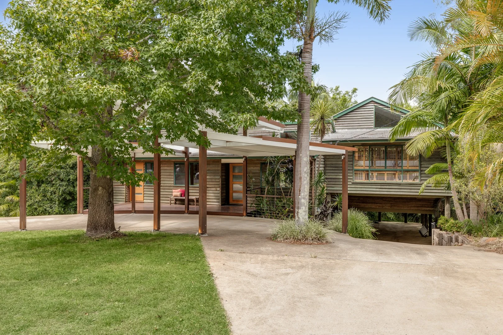 6 Niddrie Drive, Middle Ridge QLD 4350