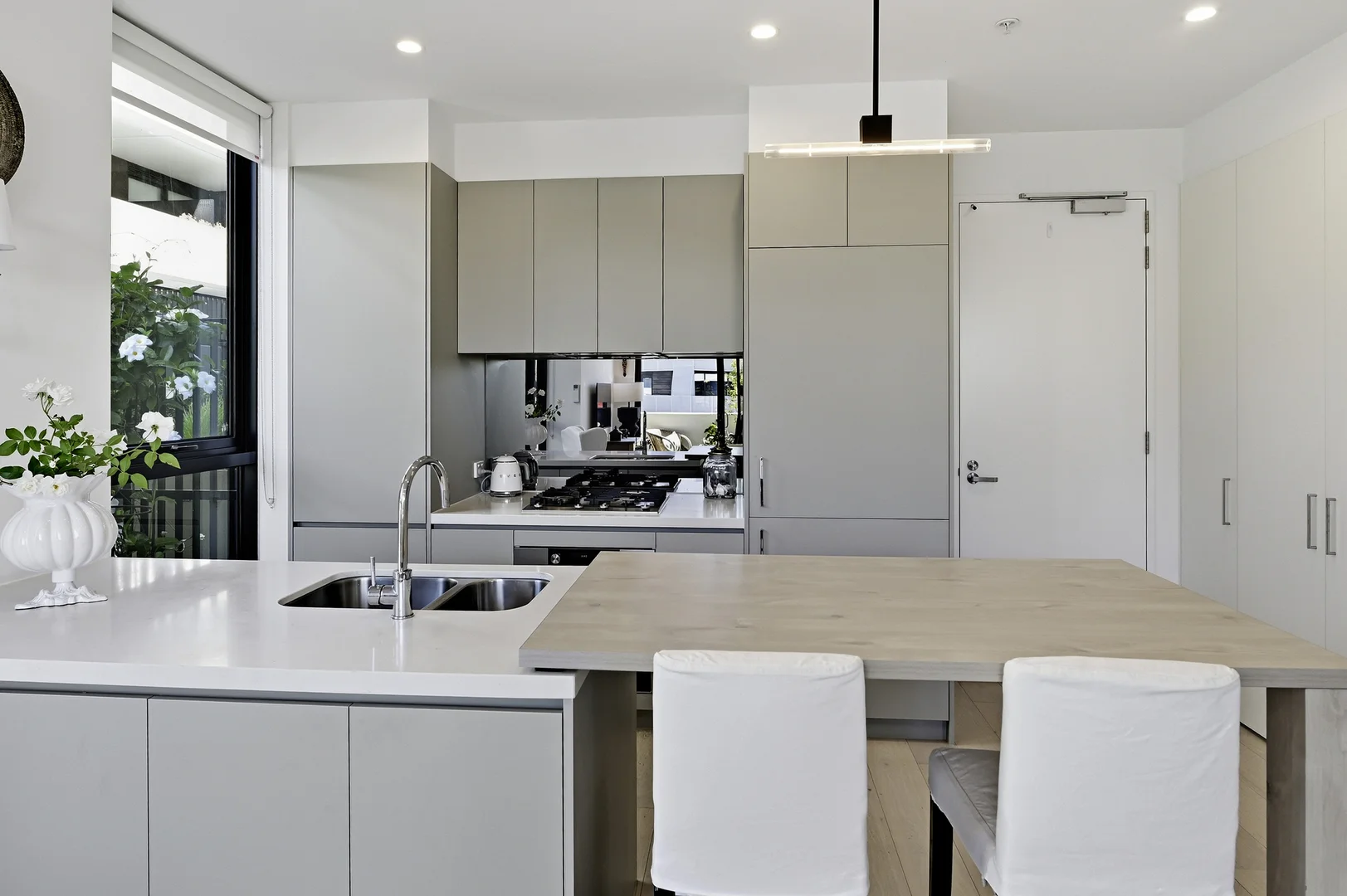 Additional image 4 of 111/160 Whitehorse Road, Blackburn VIC 3130