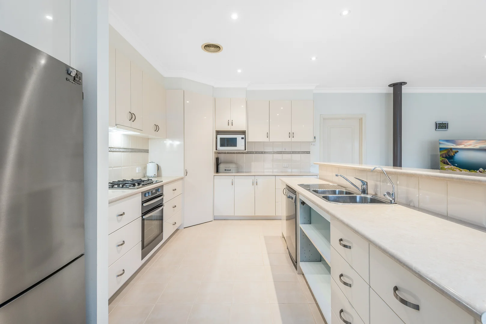 Additional image 4 of 1 Gumtree Court, Highton VIC 3216