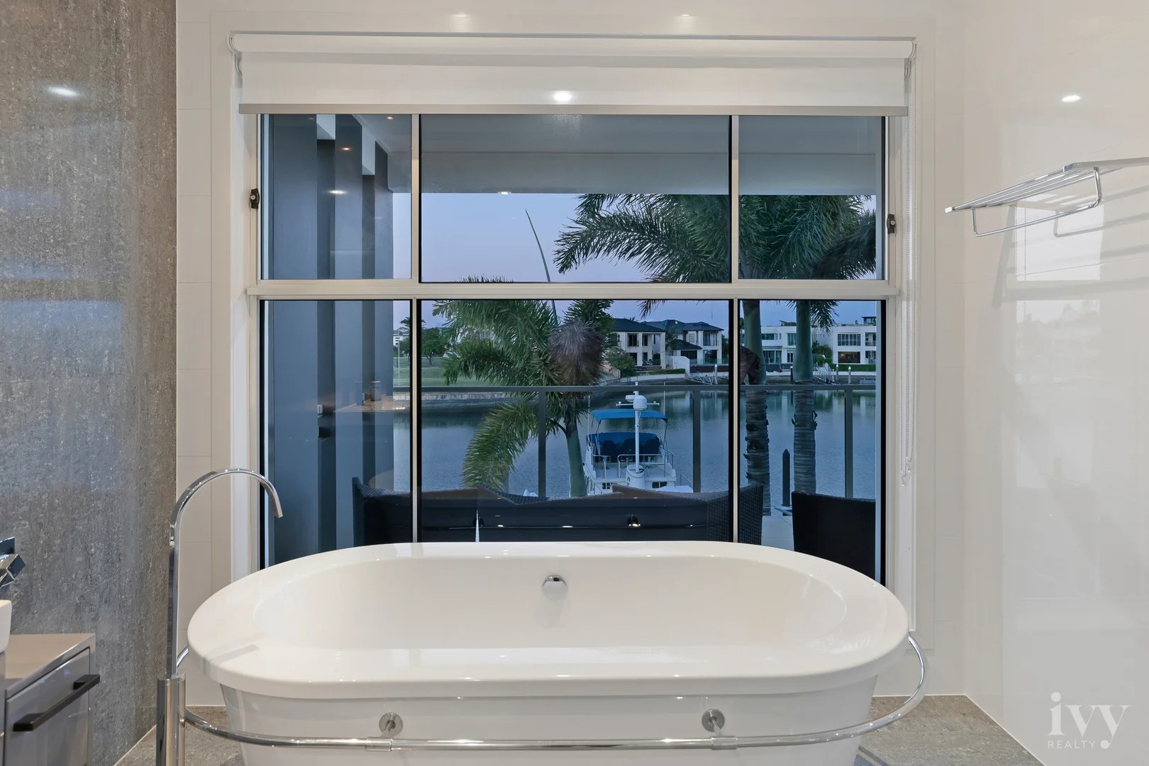 Additional image 21 of 49 Royal Albert Crescent, Sovereign Islands QLD 4216