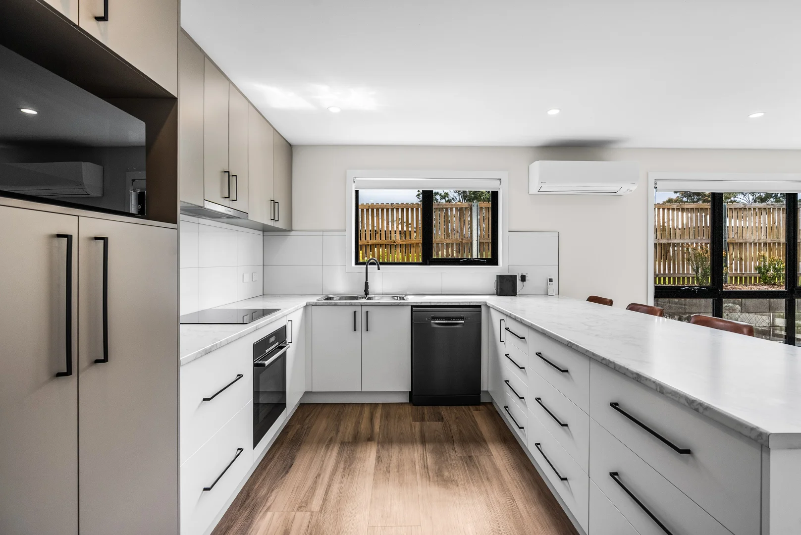 Additional image 3 of 2/43 London Way, Kingston TAS 7050