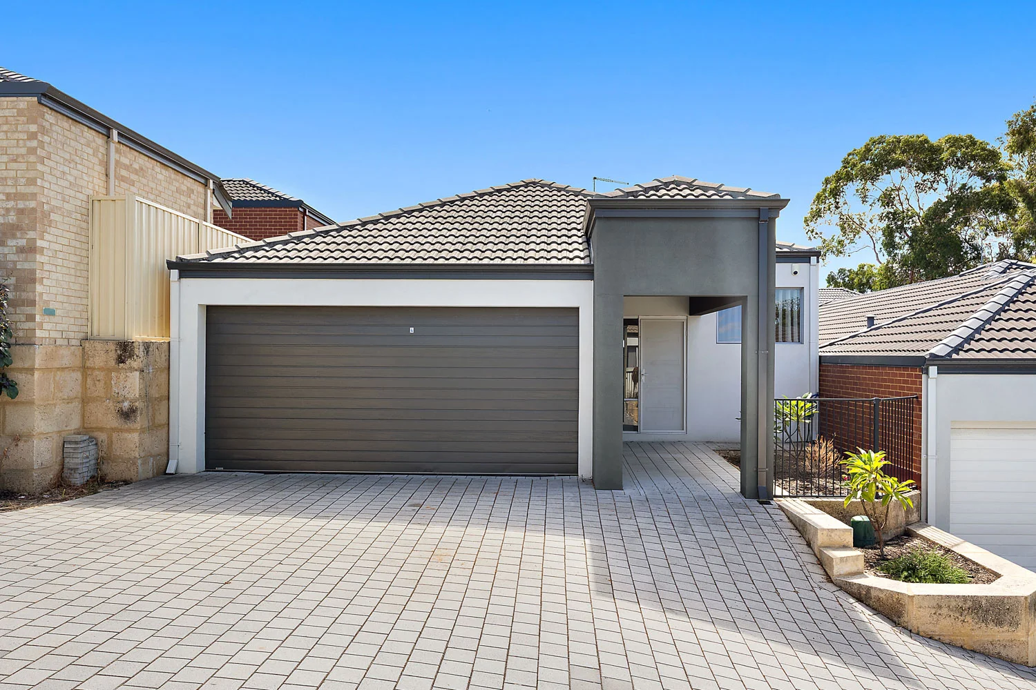 4/10 Duke Street, Bentley WA 6102