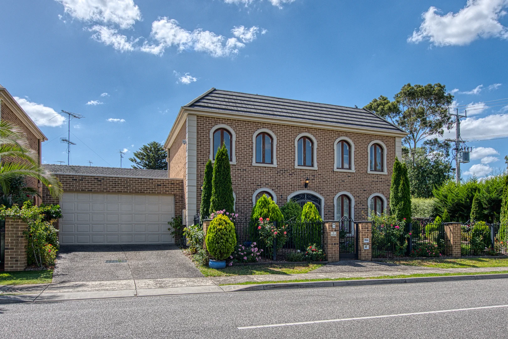 11 Harkaway Road, Berwick VIC 3806
