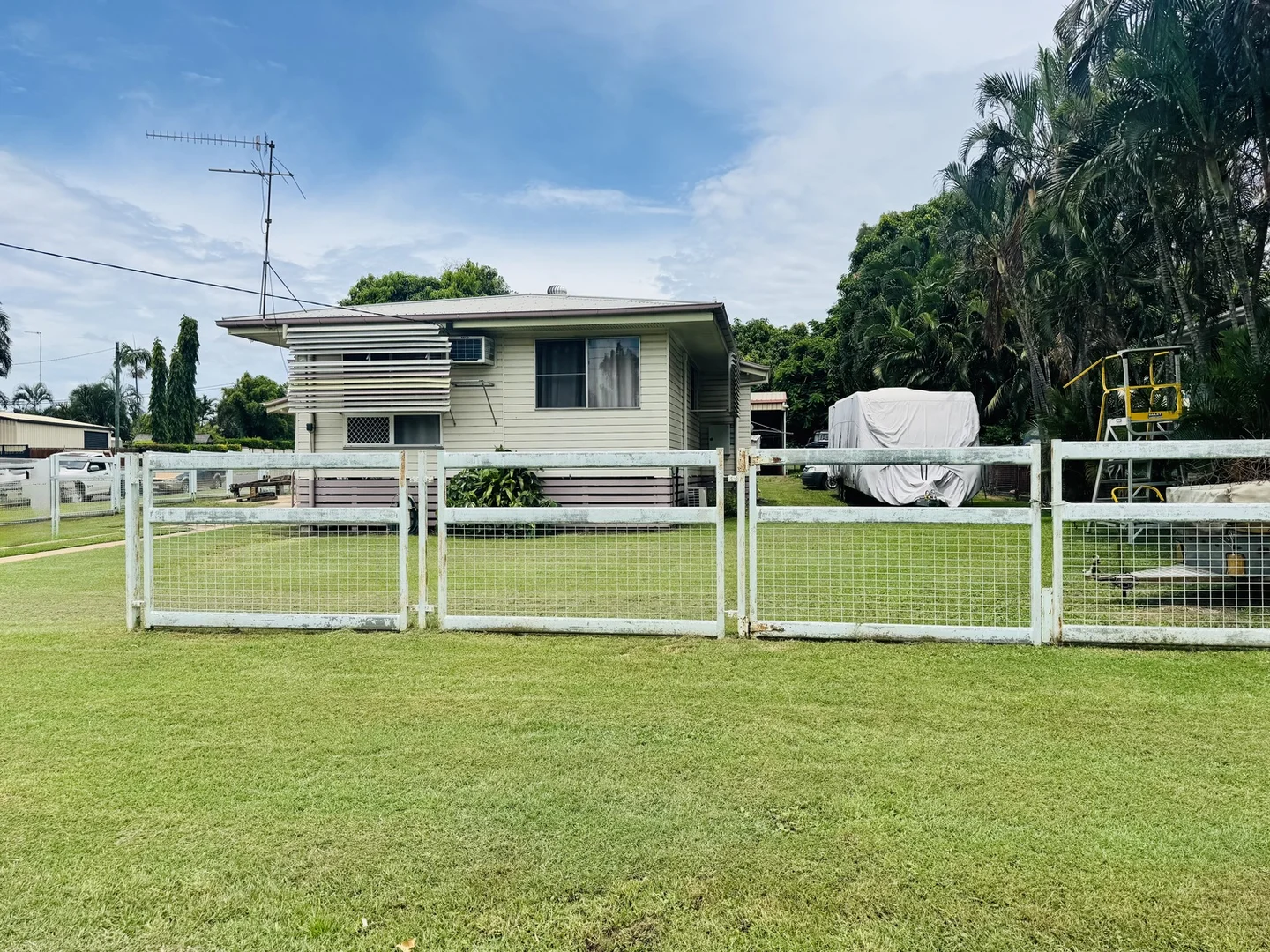 Additional image 3 of 33 KENNEDY Drive, Moranbah QLD 4744