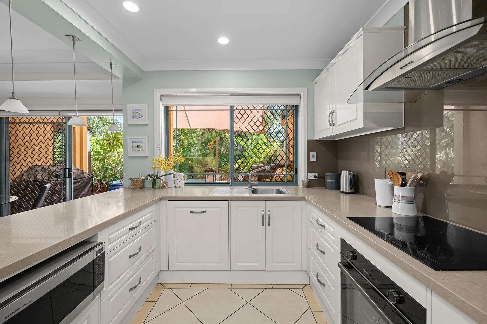 Additional image 3 of 2/129 Bayview Street, Runaway Bay QLD 4216