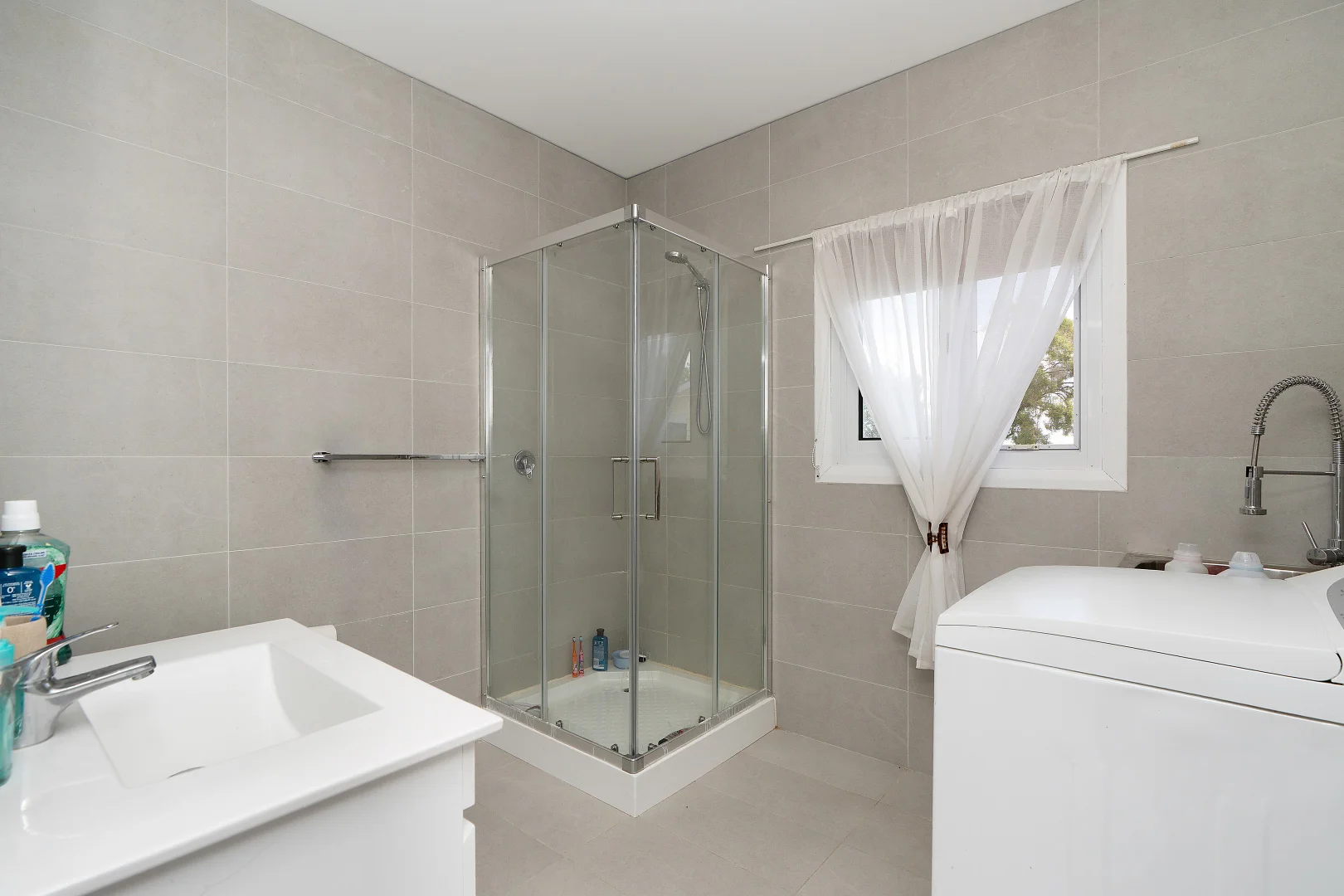 Additional image 6 of 4 Camellia Drive, Narrandera NSW 2700