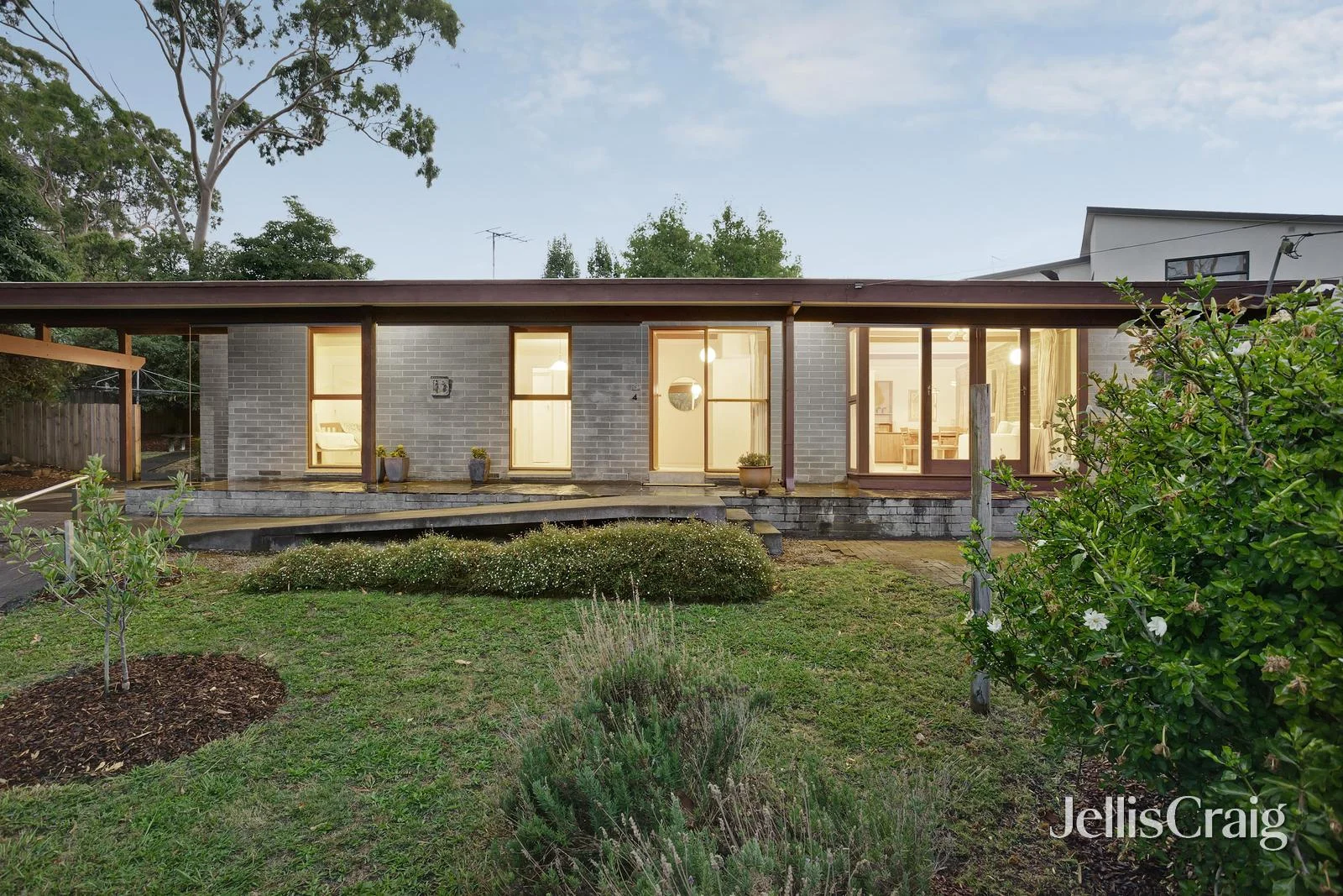 4 Temple Court, Templestowe Lower VIC 3107