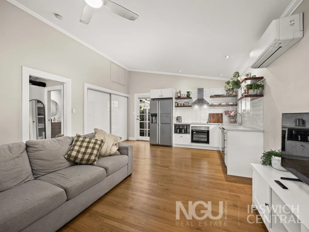 Additional image 8 of 1 & 2 / 25 Teape Street, Silkstone QLD 4304