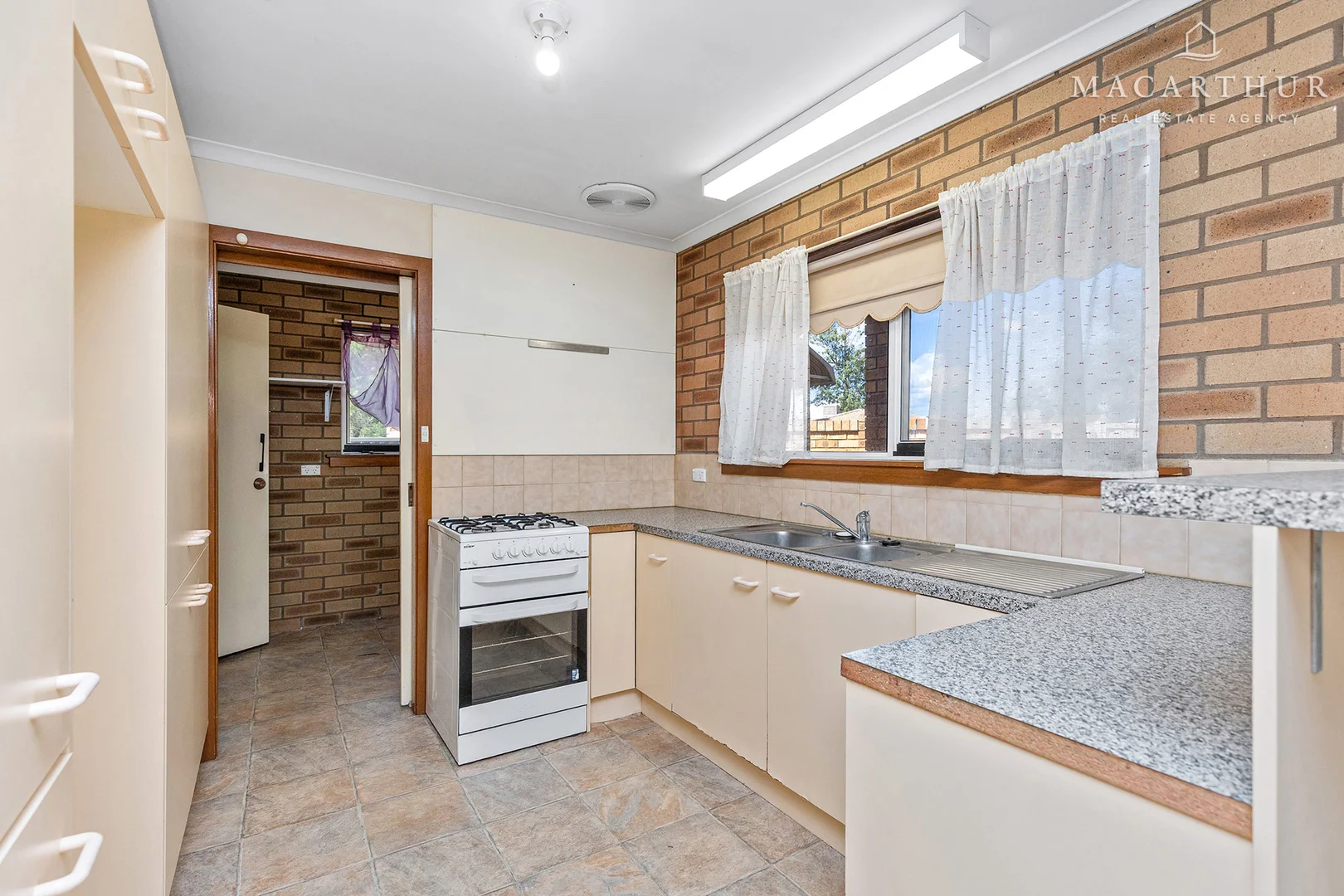 Additional image 2 of 5/47 Karoom Drive, Glenfield Park NSW 2650