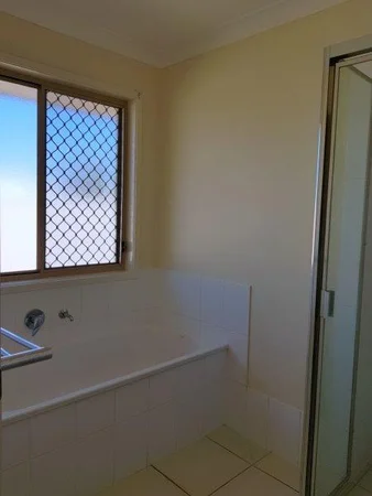 Additional image 5 of 36 Austin Cres, Moura QLD 4718