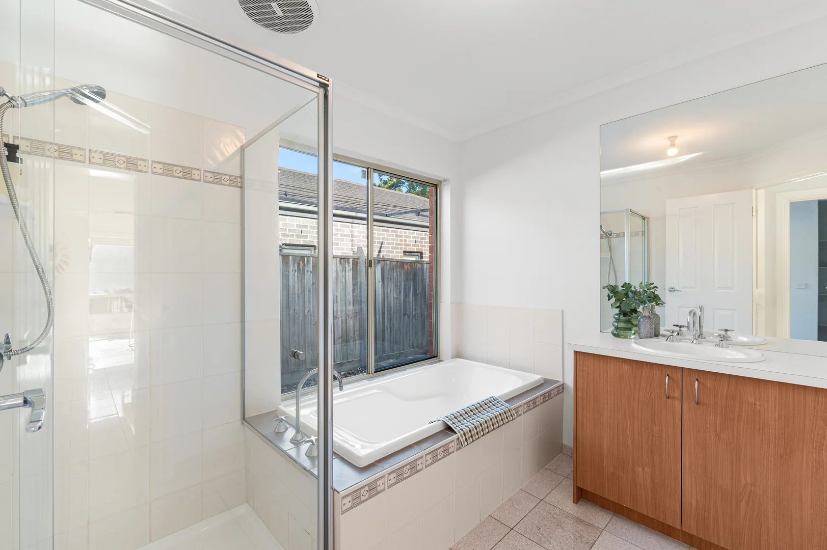 Additional image 14 of 13 Strathoon Crescent, South Morang VIC 3752
