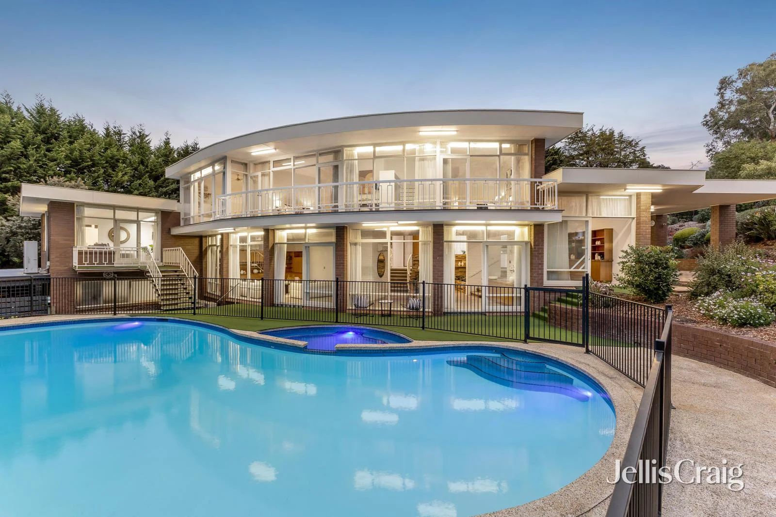 8 Honybun Court, Donvale VIC 3111