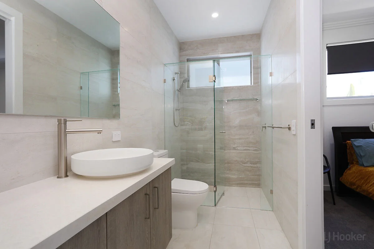 Additional image 12 of 2/49 Milton Avenue, Paradise Point QLD 4216