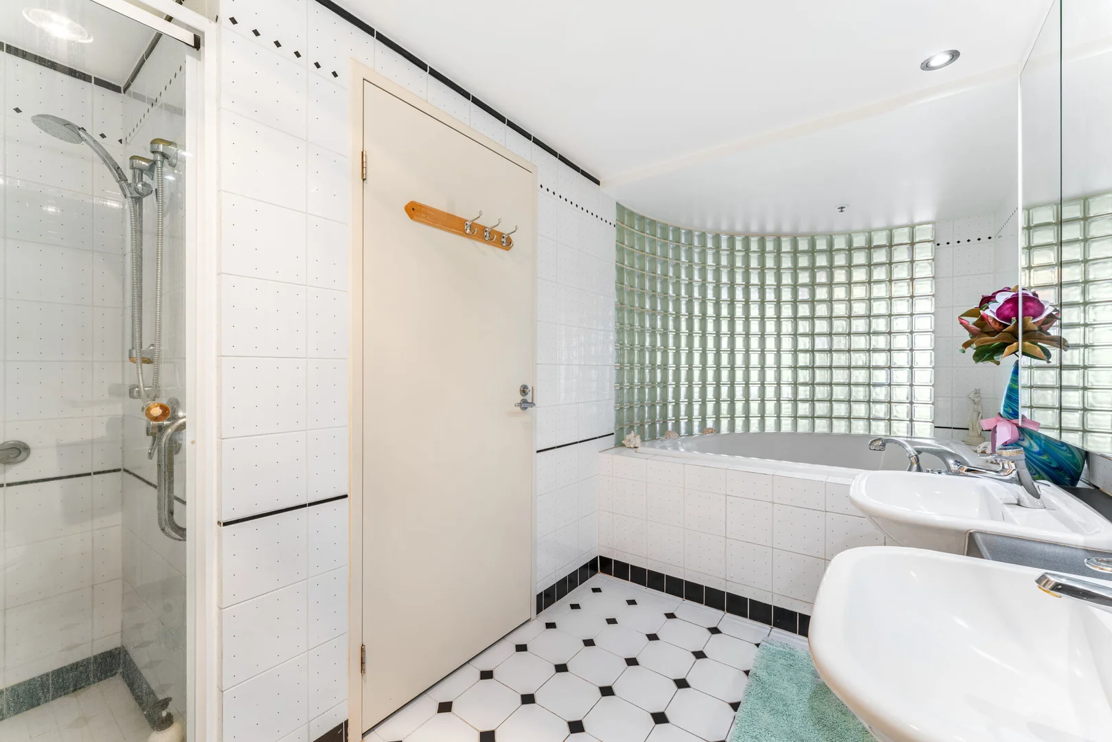 Additional image 12 of 26/12 Commodore Drive, Paradise Waters QLD 4217
