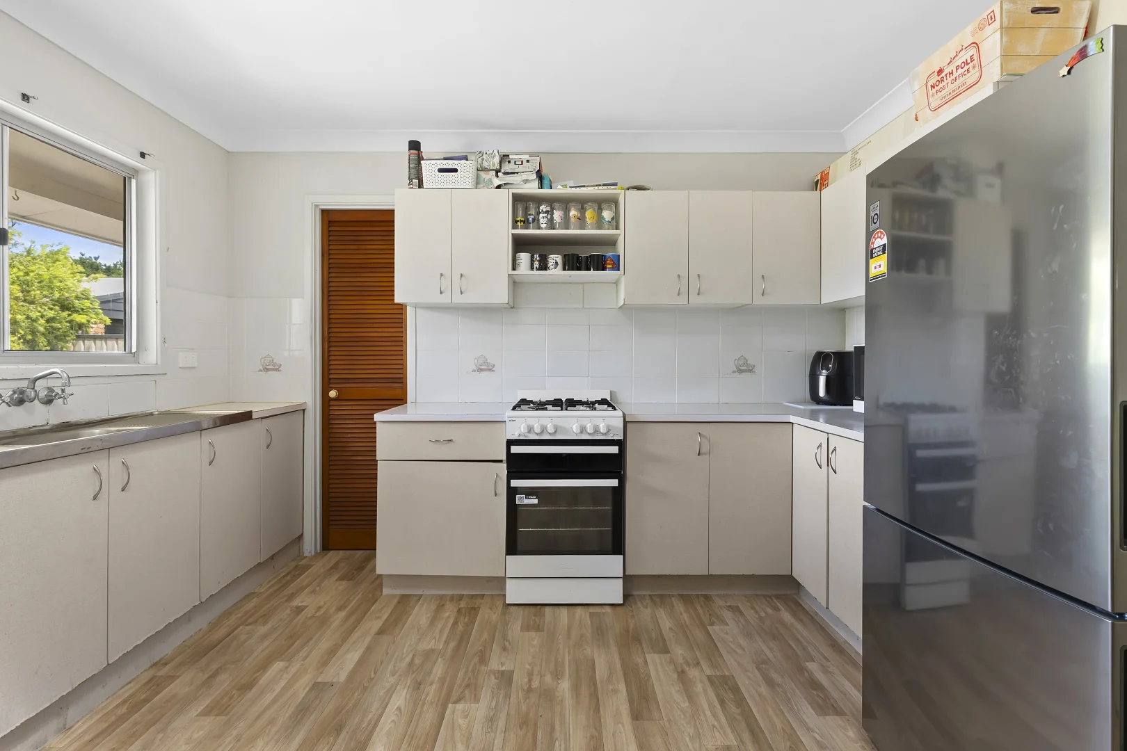 Additional image 3 of 22 William Street, Urangan QLD 4655