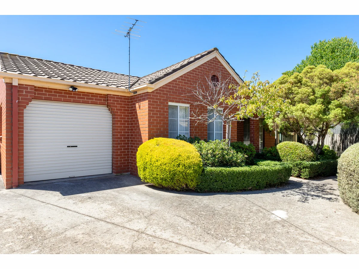 2/7 Graetz Court, Lavington NSW 2641