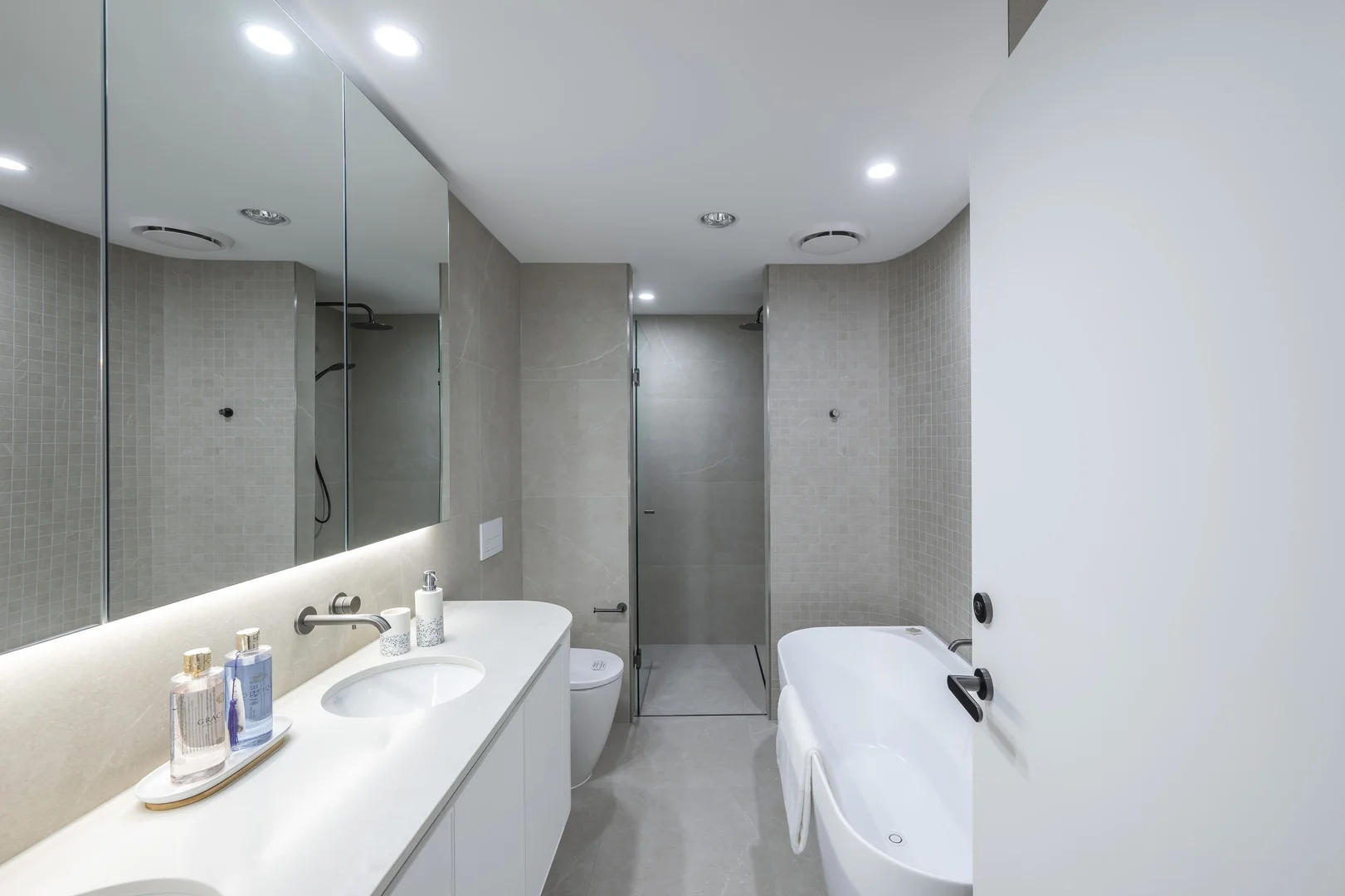 Additional image 10 of 101-303 / 439 Esplanade, Manly QLD 4179