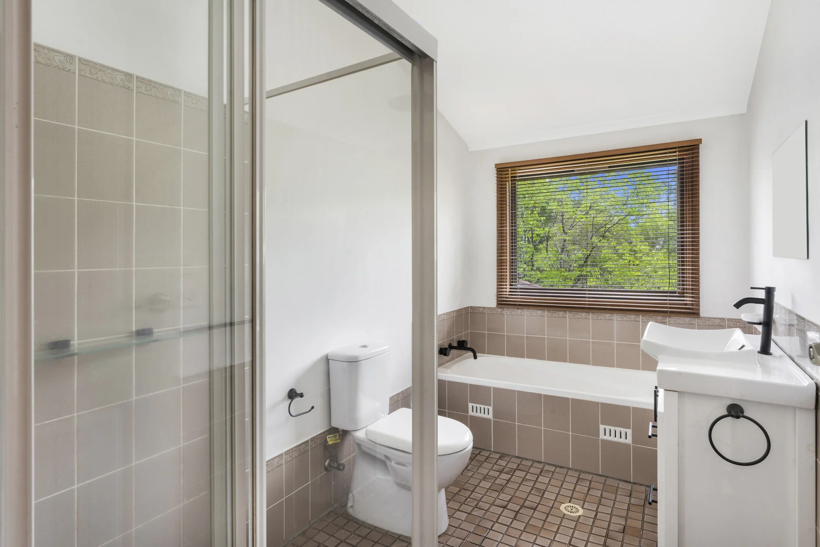 Additional image 12 of 4 Yanderra Road, Tapitallee NSW 2540