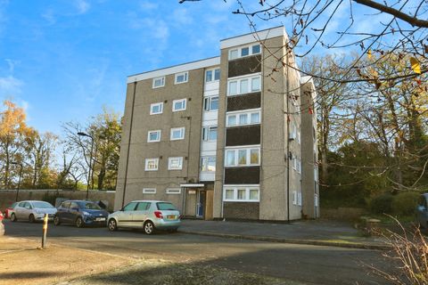 Barnes Close, Southampton, Hampshire SO18