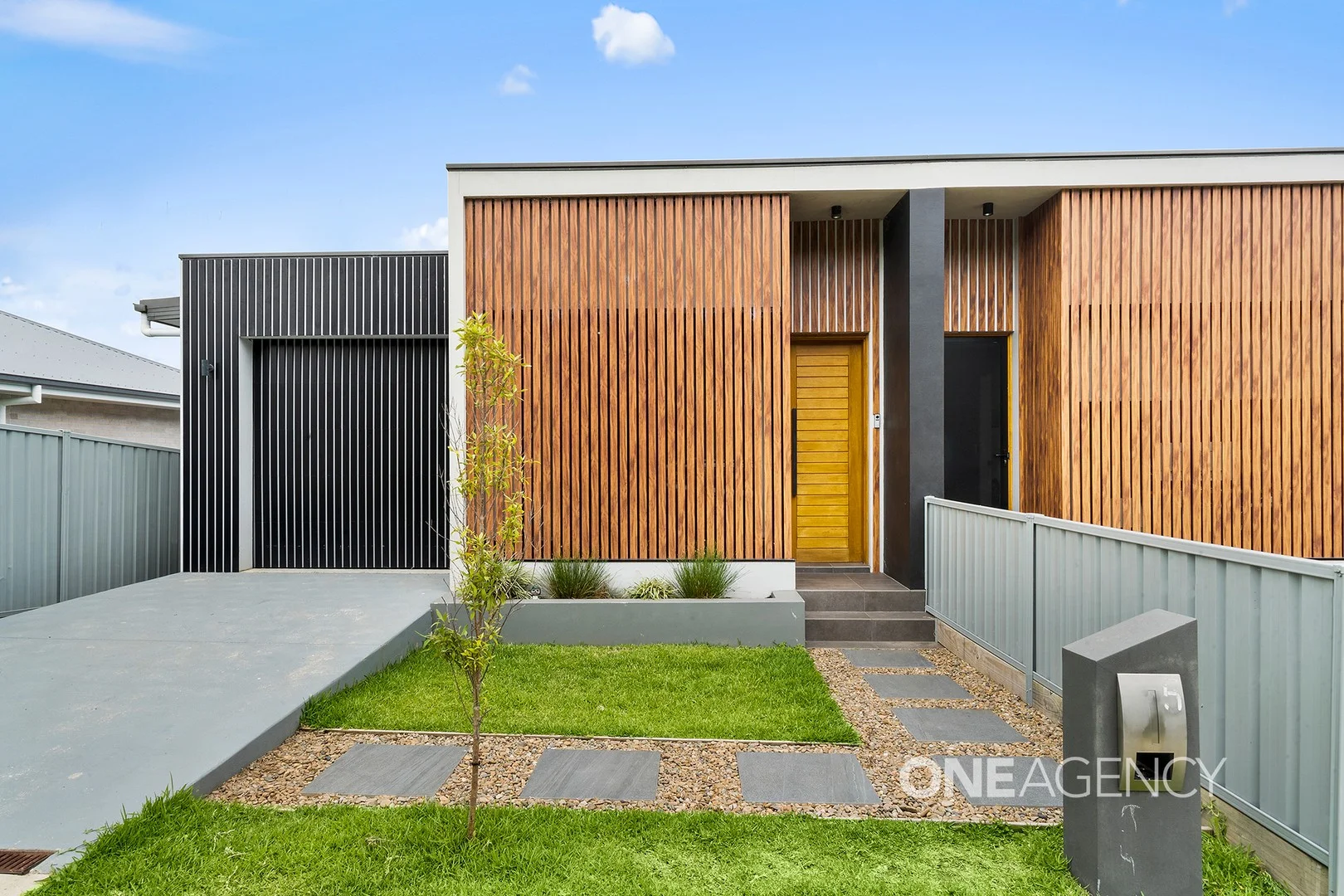 5 Candelo Place, Tullimbar NSW 2527