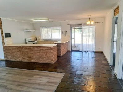 6 Hay Street, Savernake NSW 2646