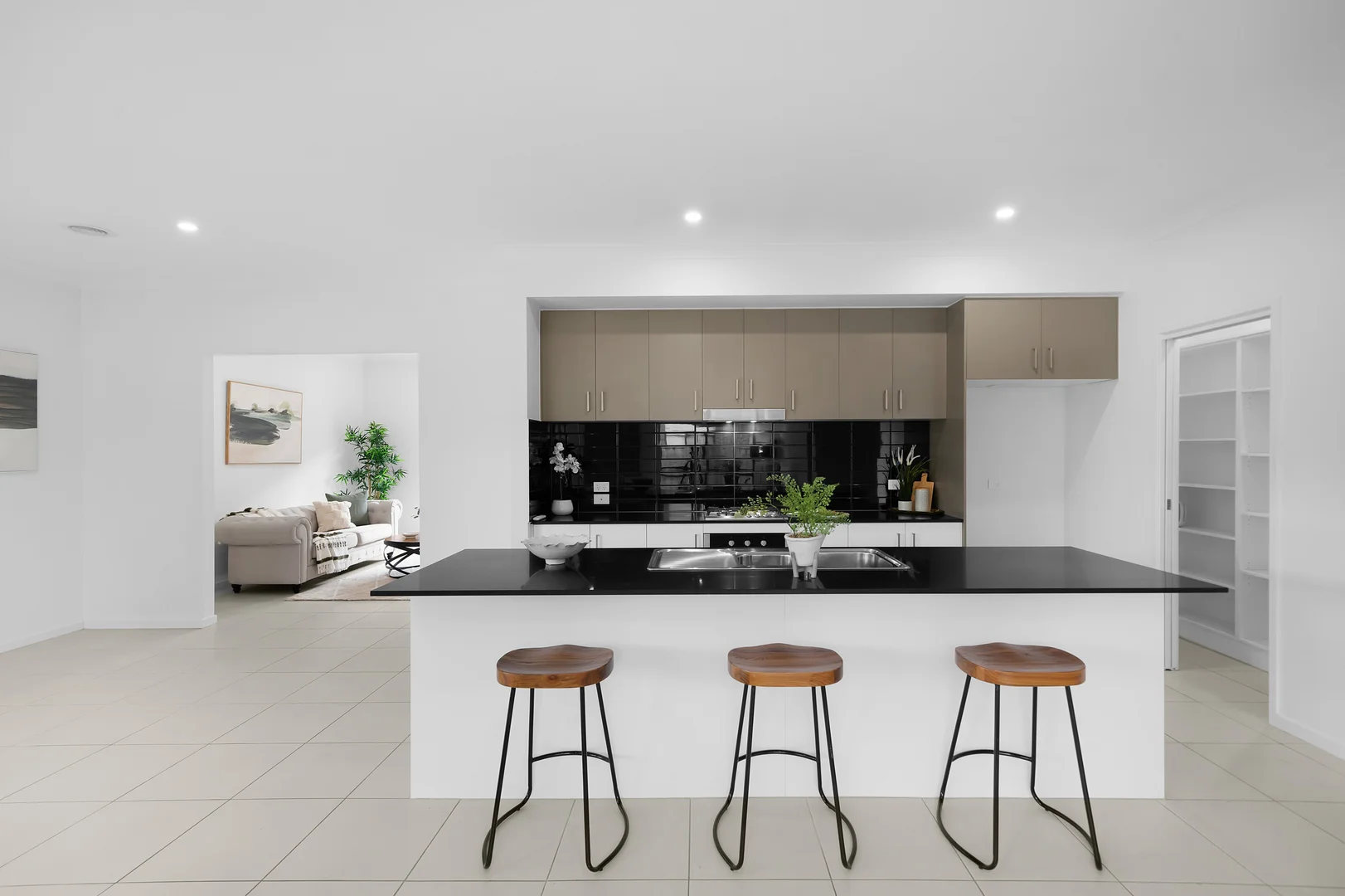 Additional image 7 of 104 Spearmint Boulevard, Manor Lakes VIC 3024