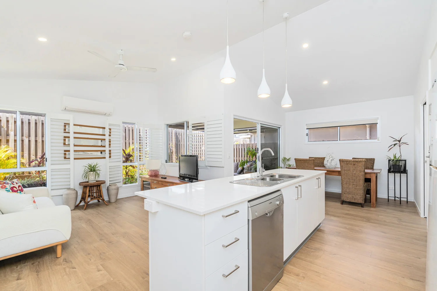 Additional image 2 of 204/2-20 Island View Drive, Urangan QLD 4655