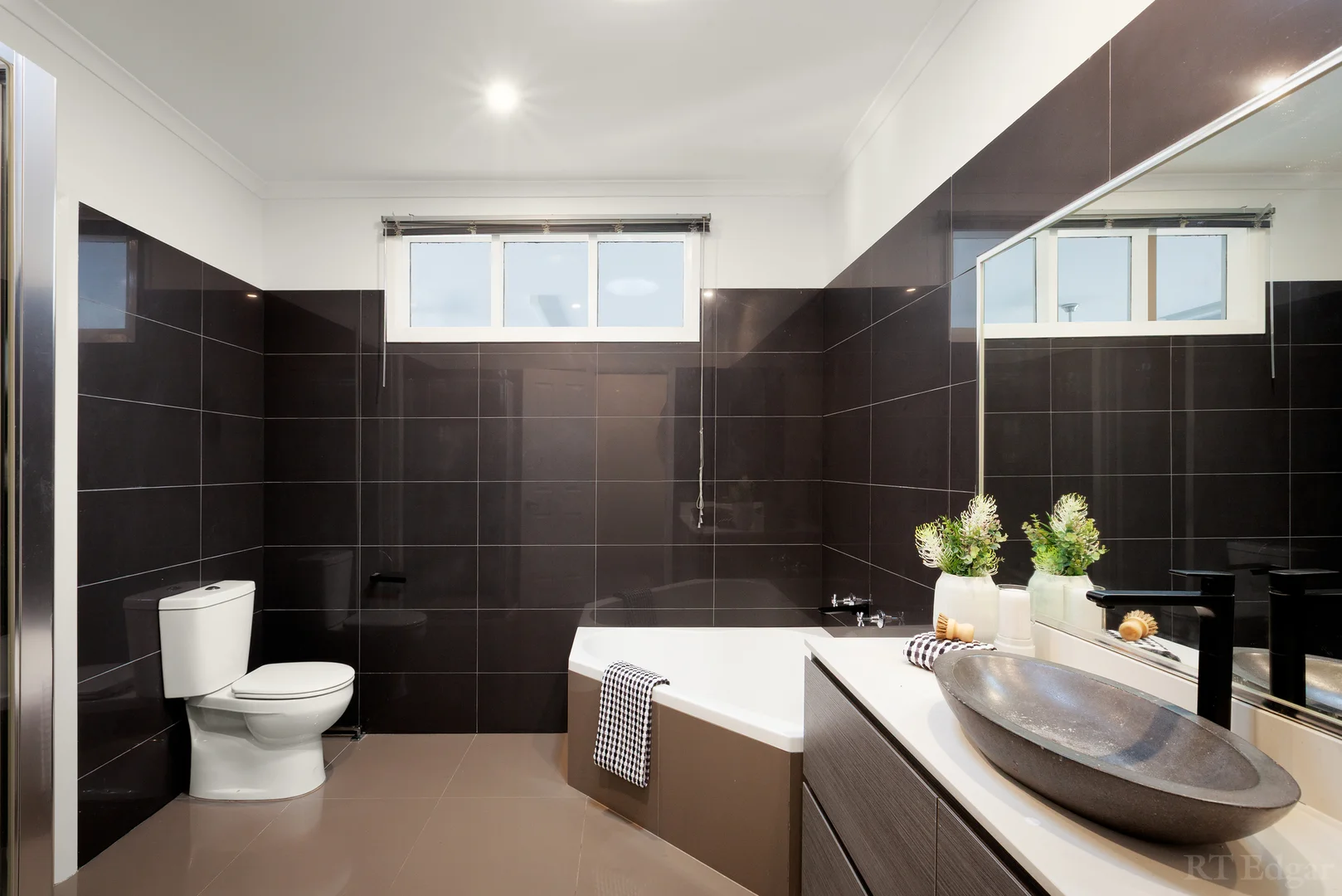 Additional image 6 of 2 Heather Court, Hawthorn East VIC 3123