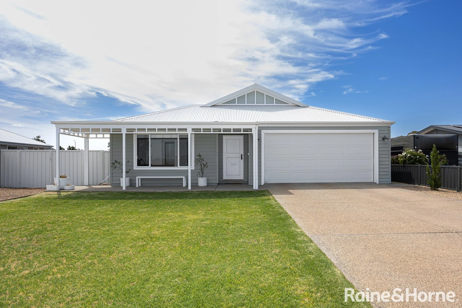 15 Prichard Place, Lockhart NSW 2656