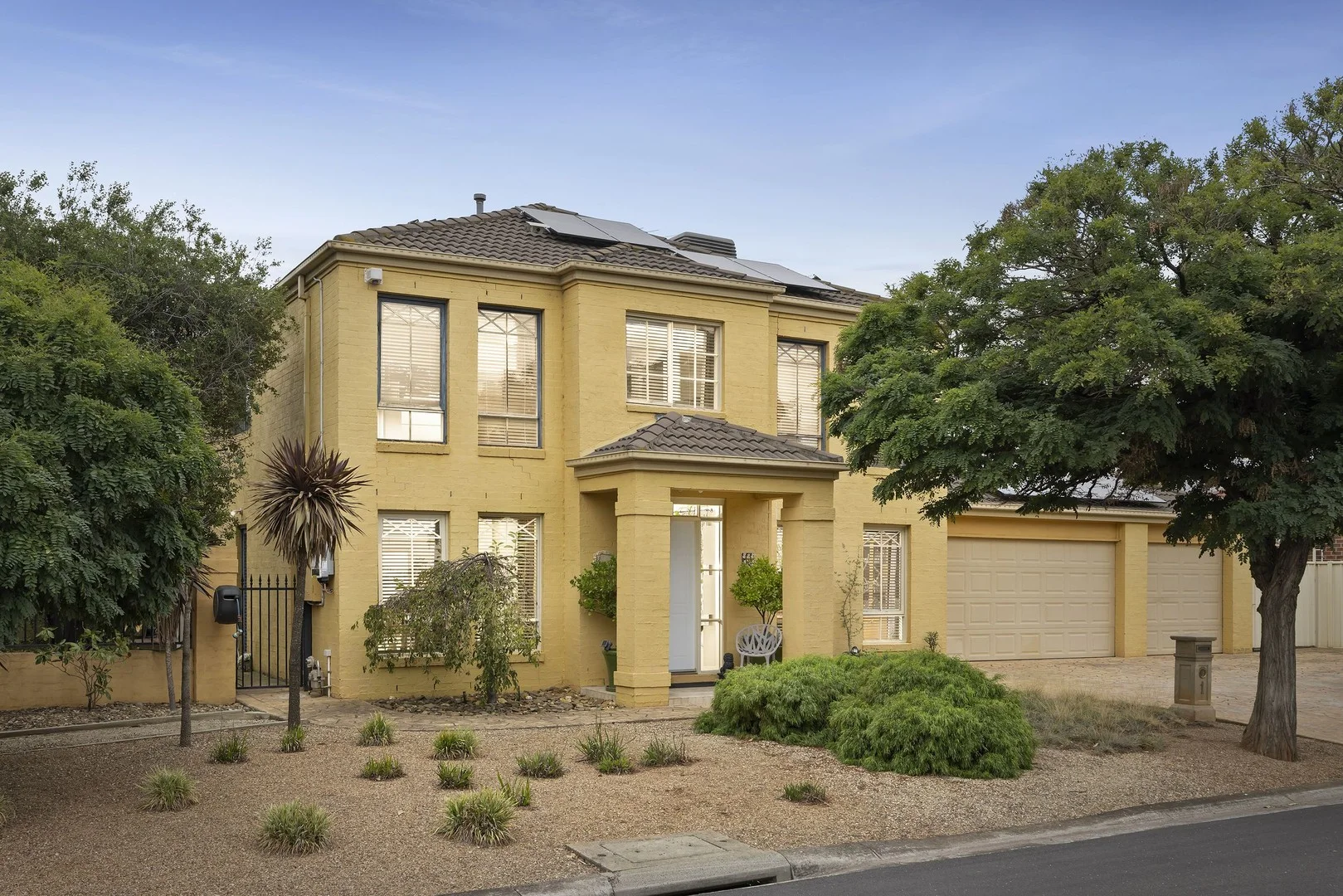 1 Wallace Place, Caroline Springs VIC 3023