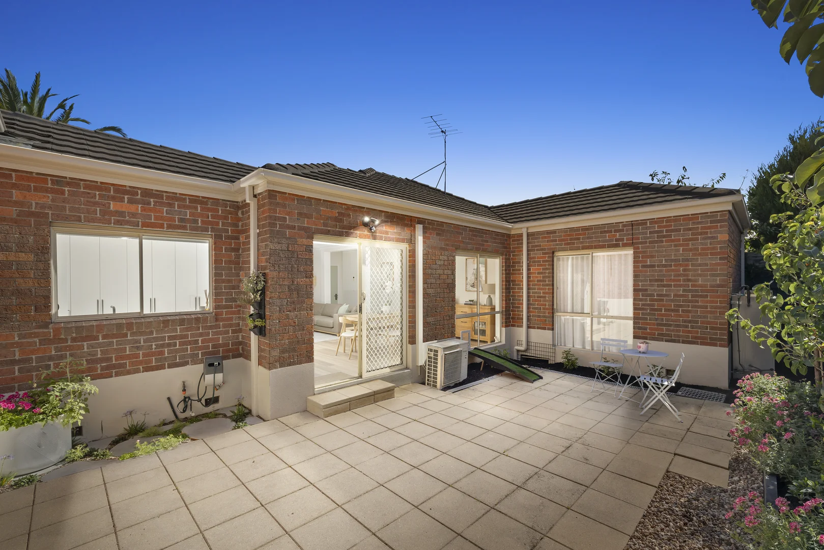 Additional image 11 of 2/31 Ashburn Grove, Ashburton VIC 3147