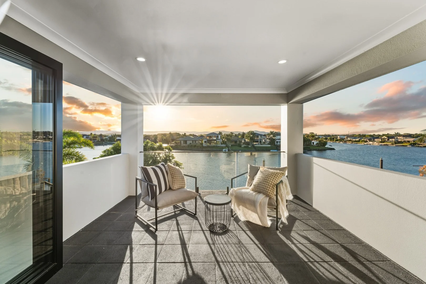 16 Saltair Grove, Helensvale QLD 4212