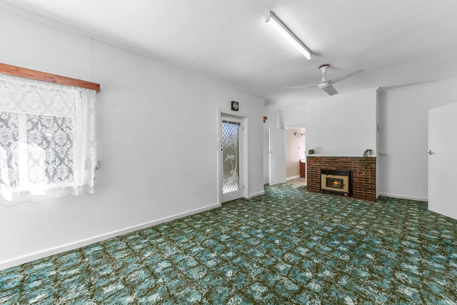 Additional image 3 of 92 Lake Terrace East, Mount Gambier SA 5290