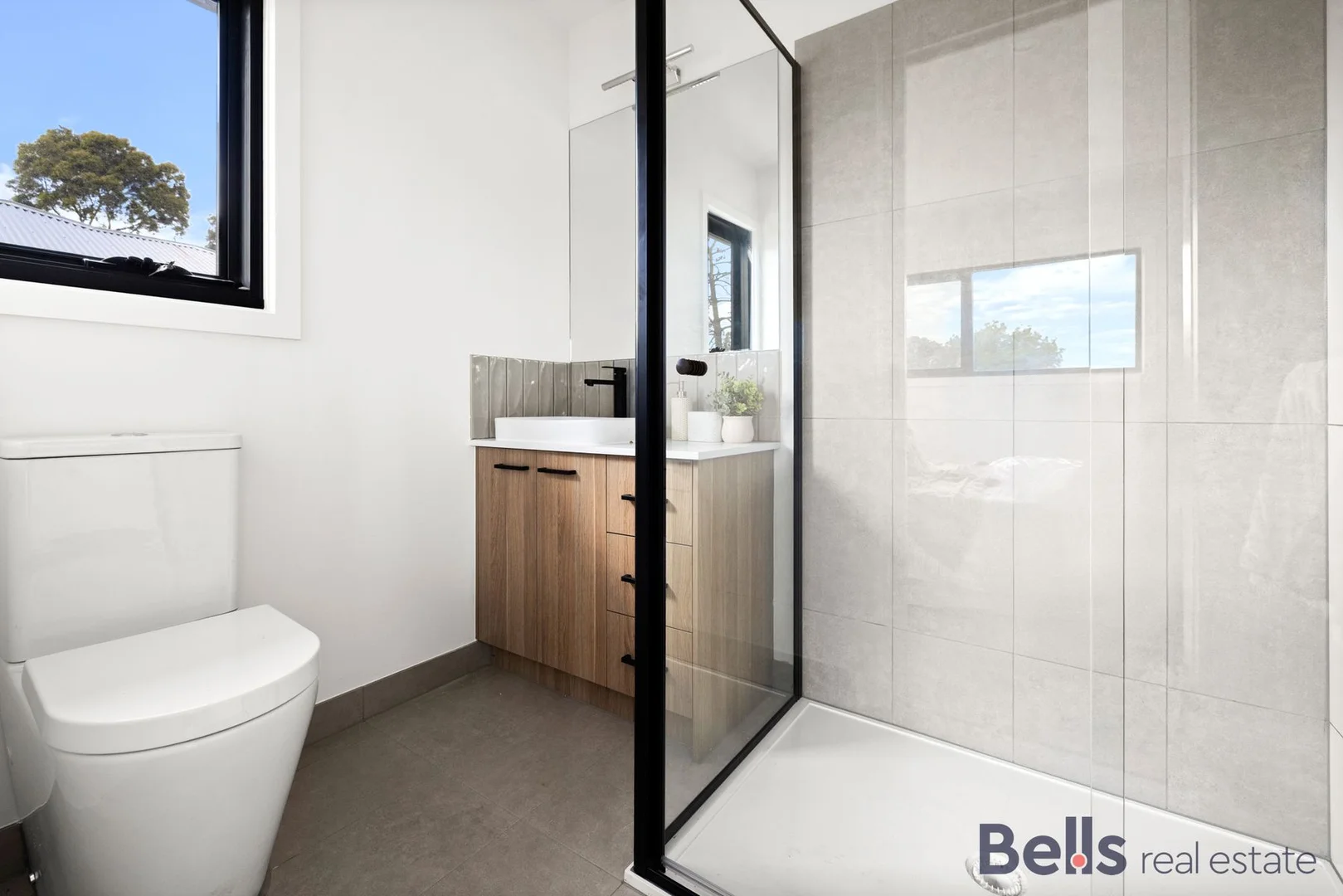 Additional image 11 of 1 & 4/33 Essex Street, Sunshine North VIC 3020