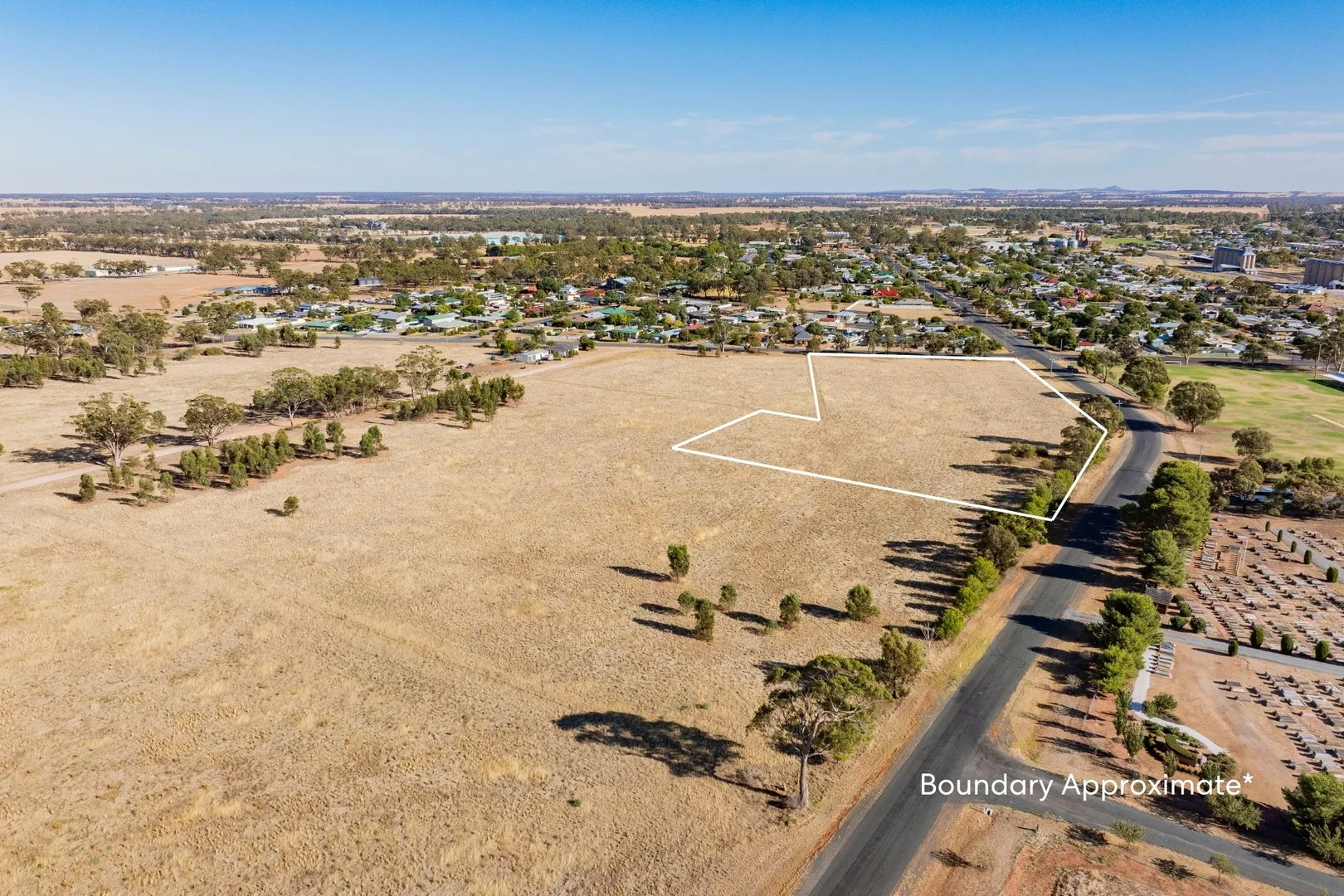Additional image 2 of 2/12 Cedar Street, Temora NSW 2666