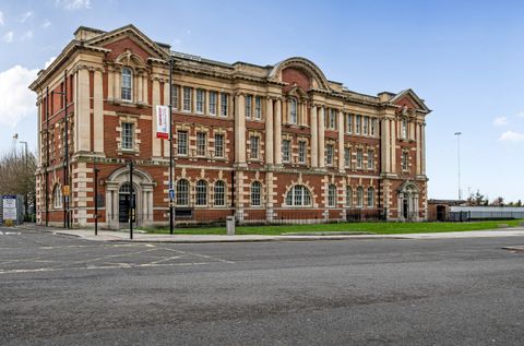 Platform Road, Ocean Village, Southampton, Hampshire SO14