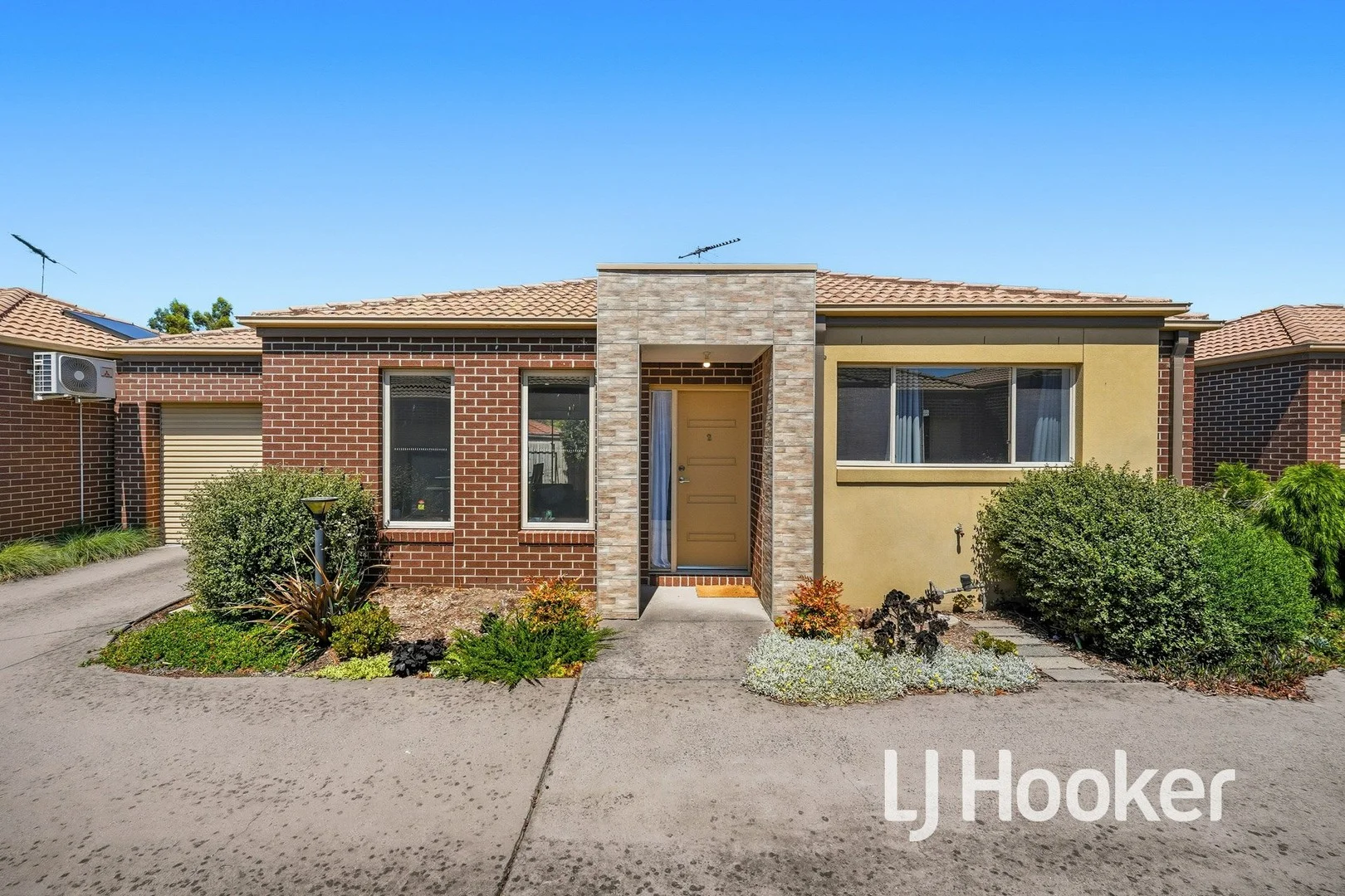 2/1 Walnut Way, Pakenham VIC 3810