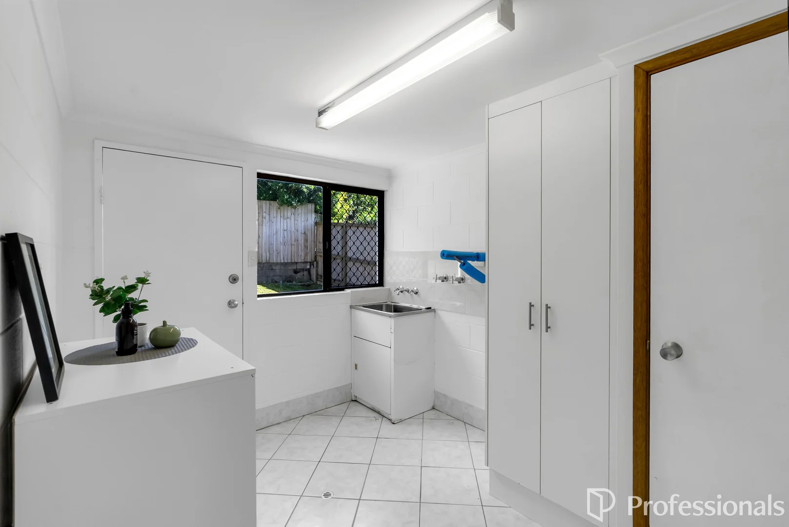 Additional image 22 of 10 Cicero Close, Mooroobool QLD 4870